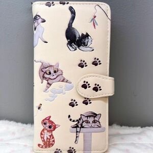 Woman’s Wallet Large : Playful Cats Cream